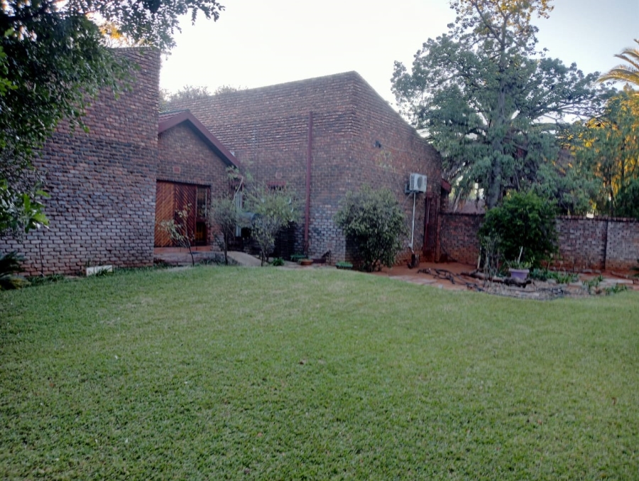 To Let 6 Bedroom Property for Rent in Kuruman Northern Cape